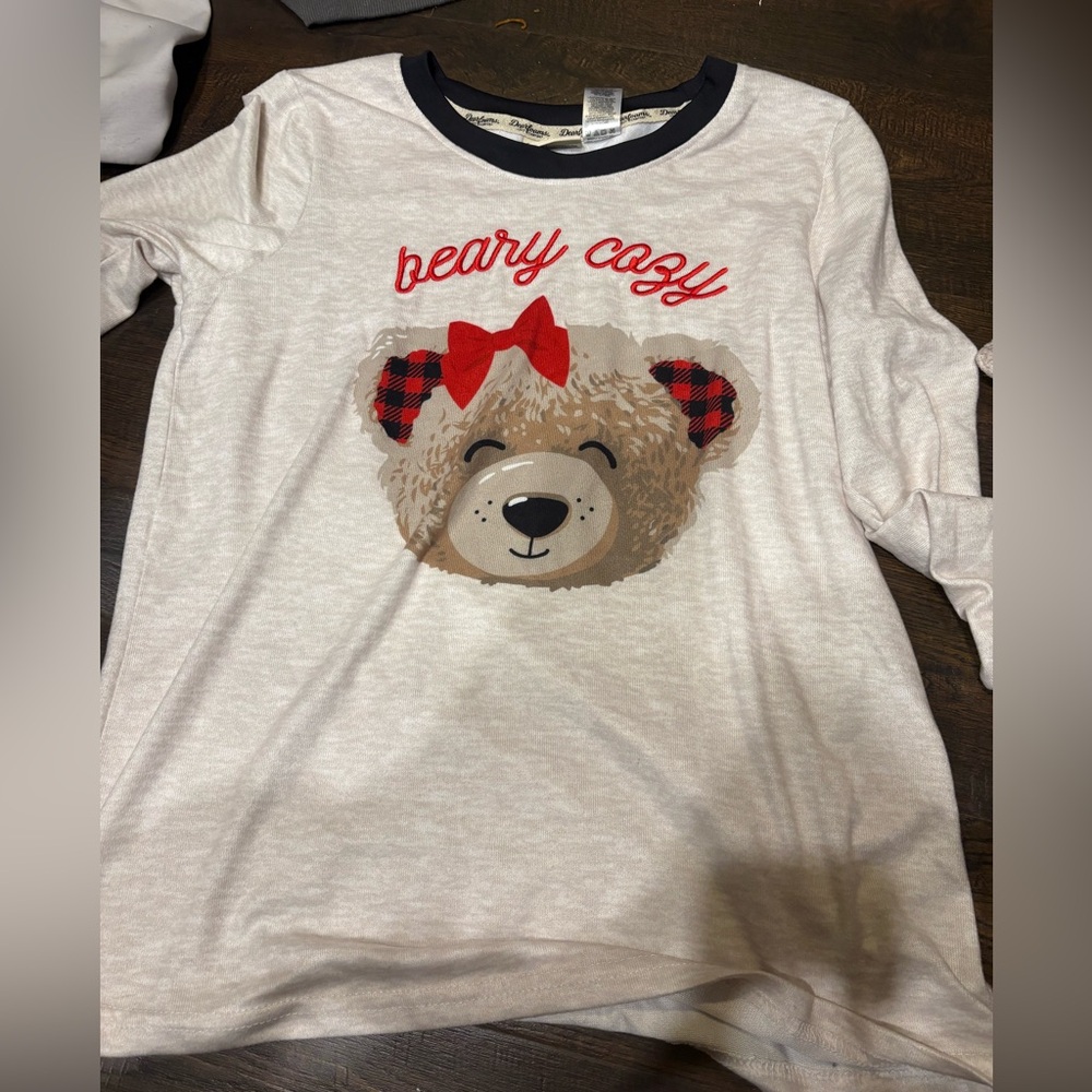 NWOT Beary Cozy Bear Long Sleeve sleep Shirt